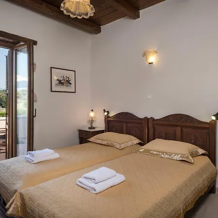 Villa Xatheri Vámosz